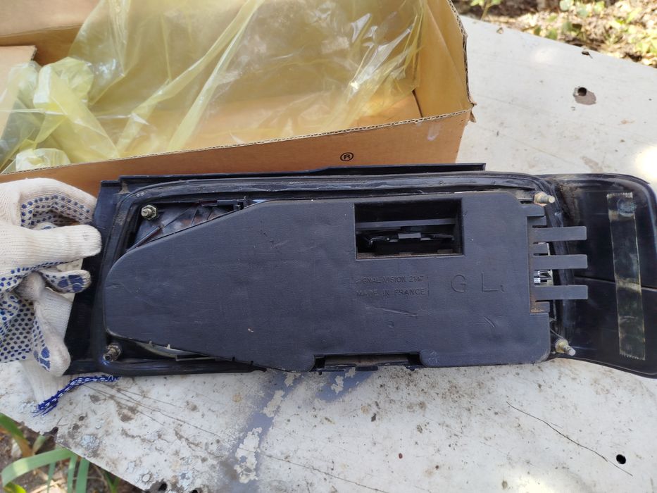 Продам стопы Peugeot 405.