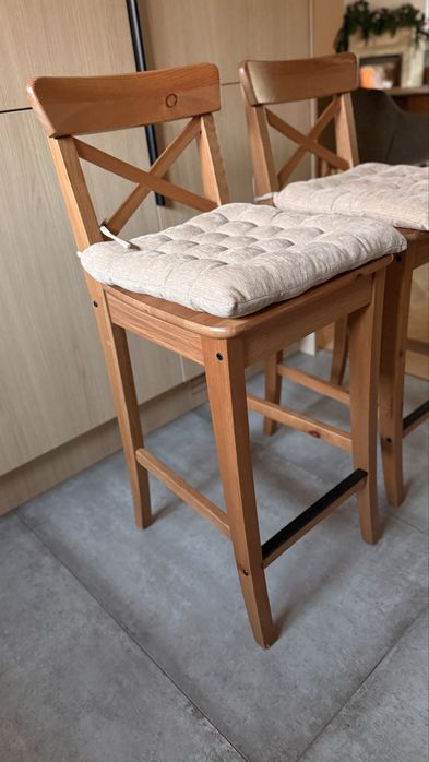 Krzesła hokery Ikea z poduszkami