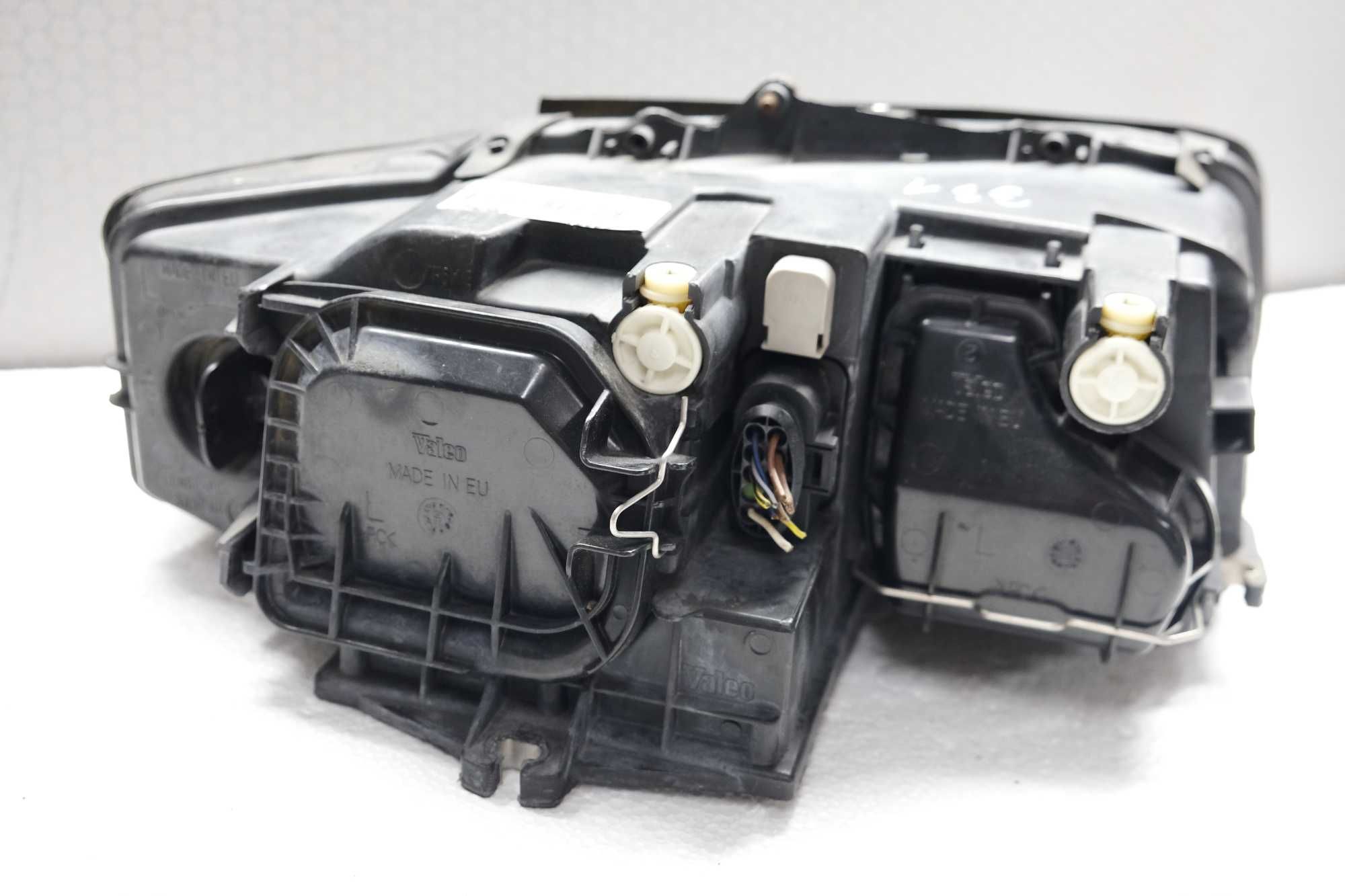 Lampa lewy przód Audi A4 B6