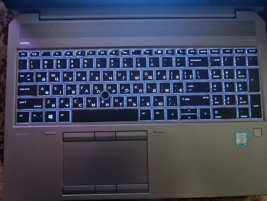 6 ядер, Ігровий ноутбук HP (i7 9850H/16/512/T1000 4GB)