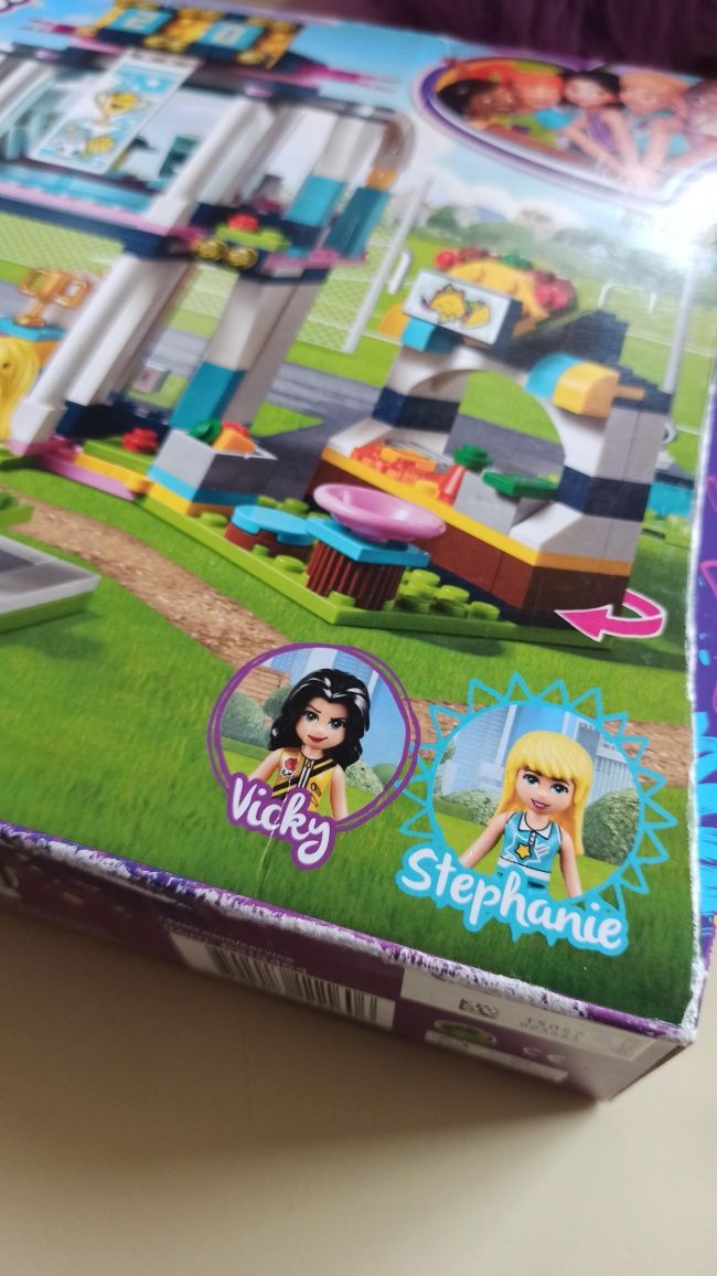 LEGO Friends 41338 Stadion Sportowy + gratisy