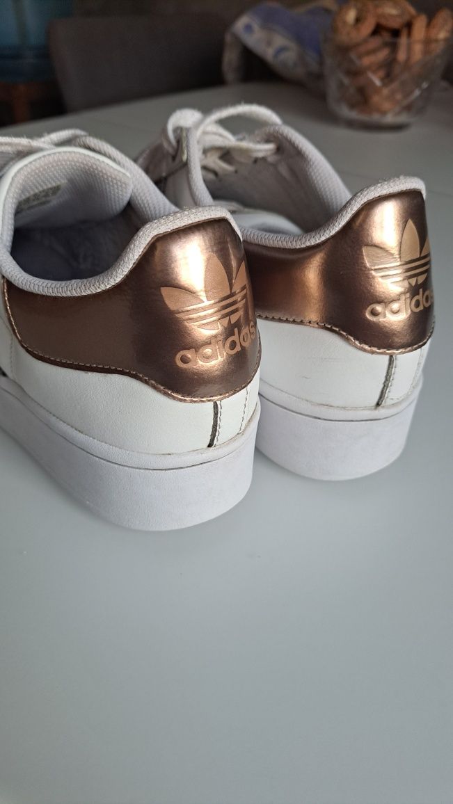 Adidas superstar
