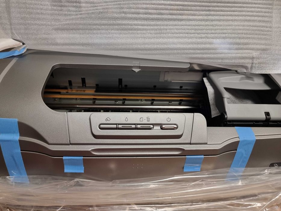 Nowa drukarka EPSON Stylus Photo R800 z głowicą DX5.