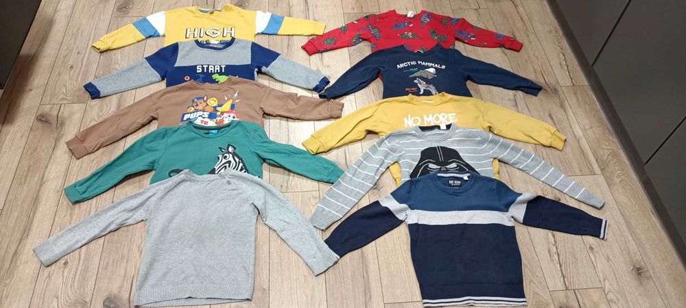 Paka ubrań dla chłopczyka rozmiarem 116/122