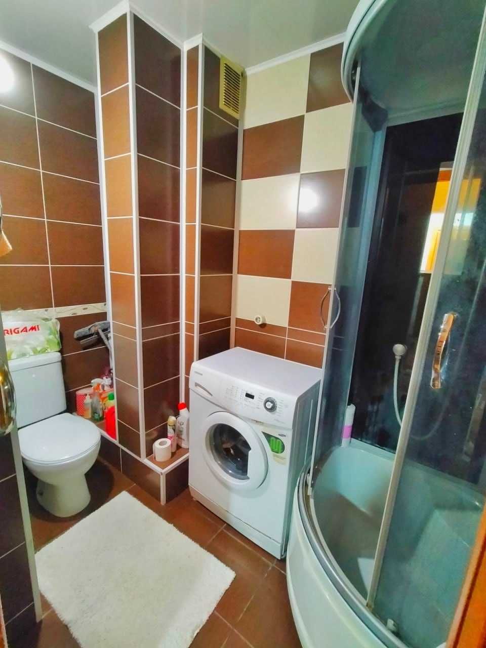..1-кімнатна в ЦЕНТРІ (ЦУМ). Бойлер, кондиціонер. ВІЛЬНА YN