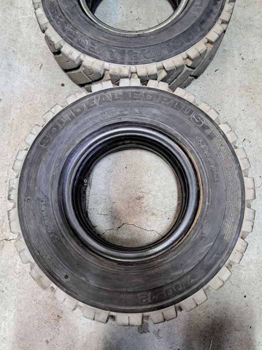 Opona pneumatyczna Solideal Plus 7.00-12 do wózka widłowego - używana