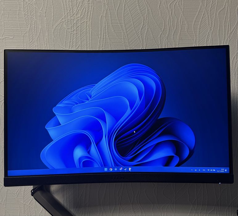 Монітор MSI G24C4 E2 180 Hz