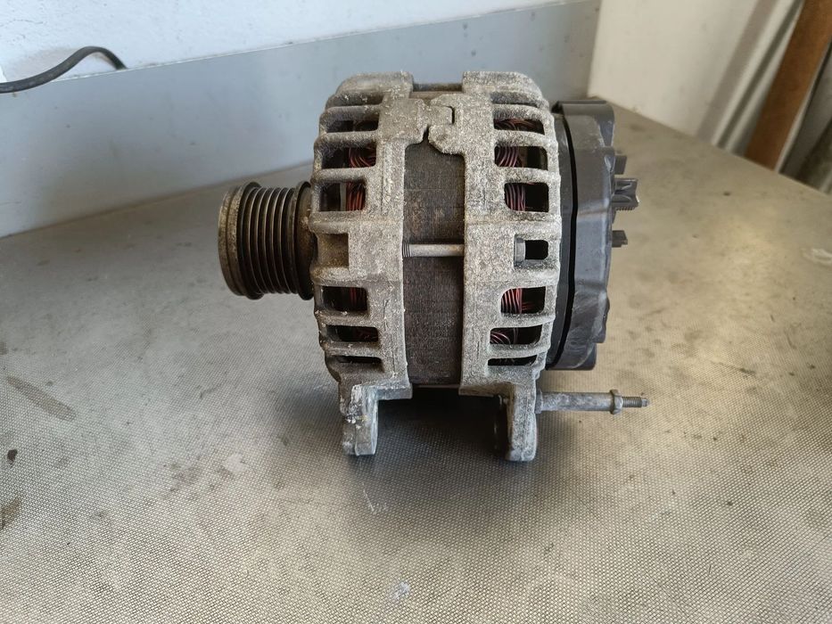 Alternator 1.6 2.0 TDI Skoda Octavia 3 VW Passat Golf Seat Leon Audi A3 A1 Q3 04L903024T