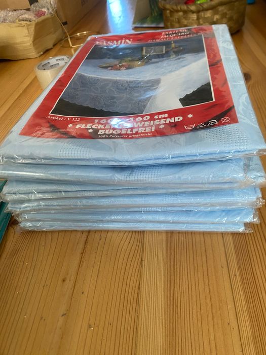 nowy obrus błękitny 160x160