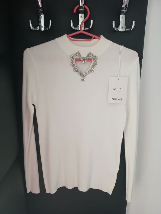 Biala bluzka prążek cyrkonie serce