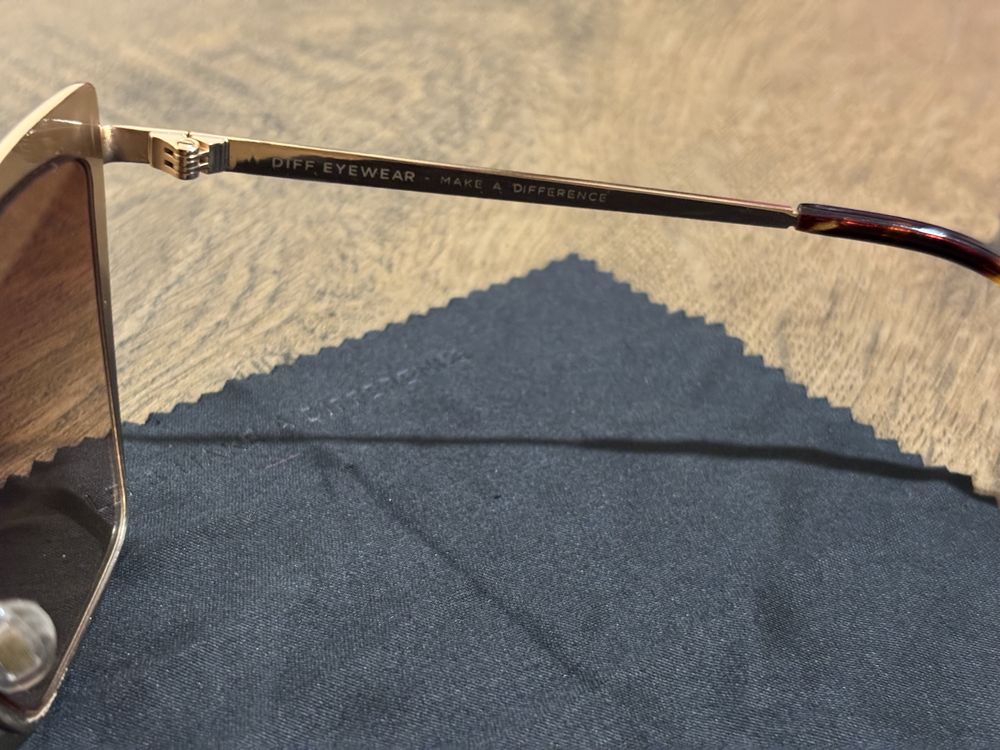 Óculos de sol espelhado DIFF Eyewear