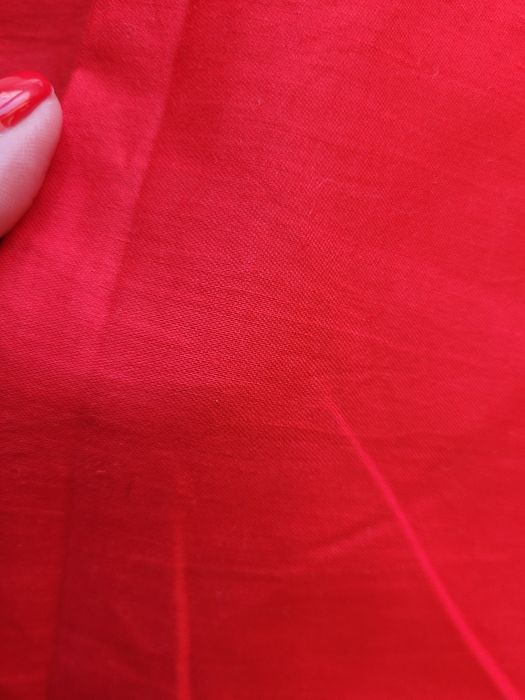 Тканина червона дивіться всі фотографії в оголошенні ЧИТАЙТЕ ОПИС!!!