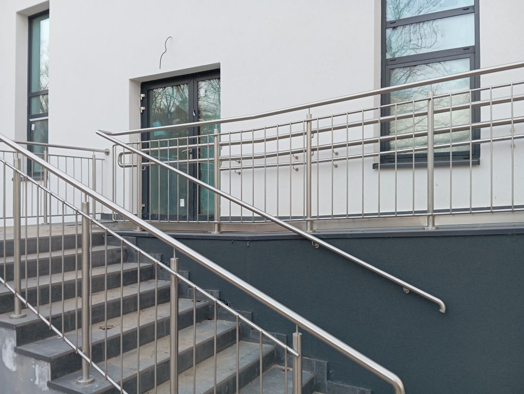 Balustrada barierka nierdzewna balkon francuska zabezpieczenie inox