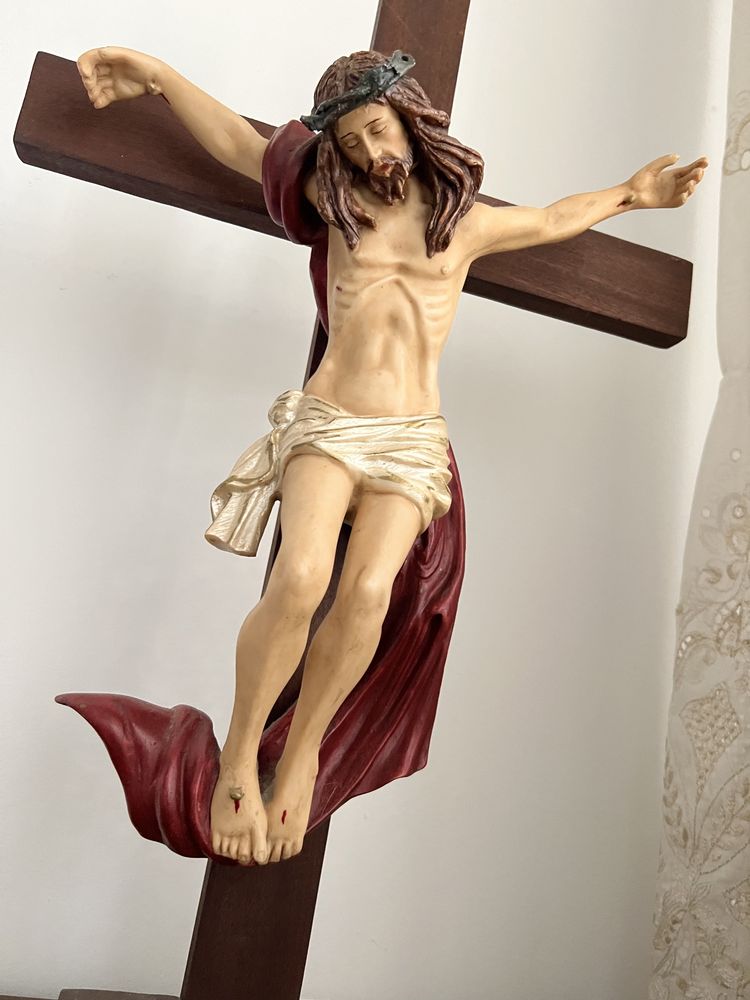 Crucifixo antigo com base