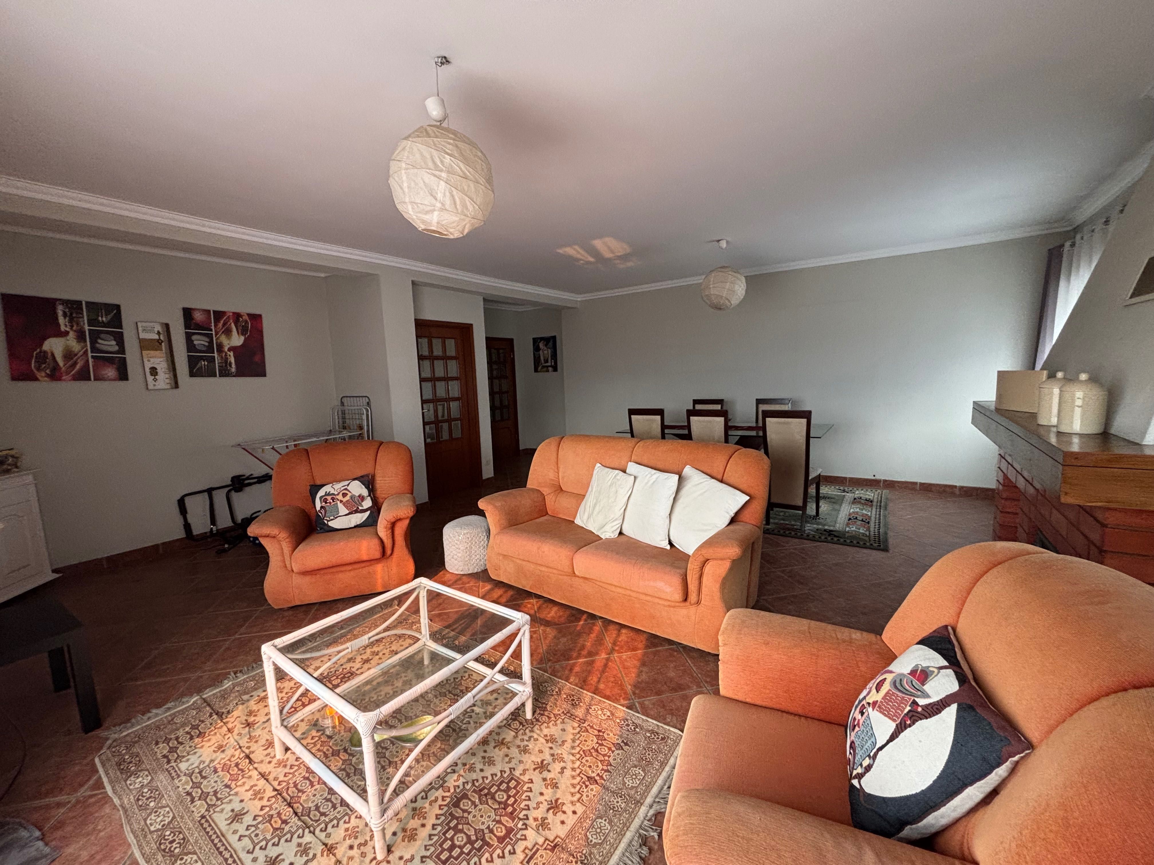 Arrenda-se quarto em T4 no centro de Vila Real