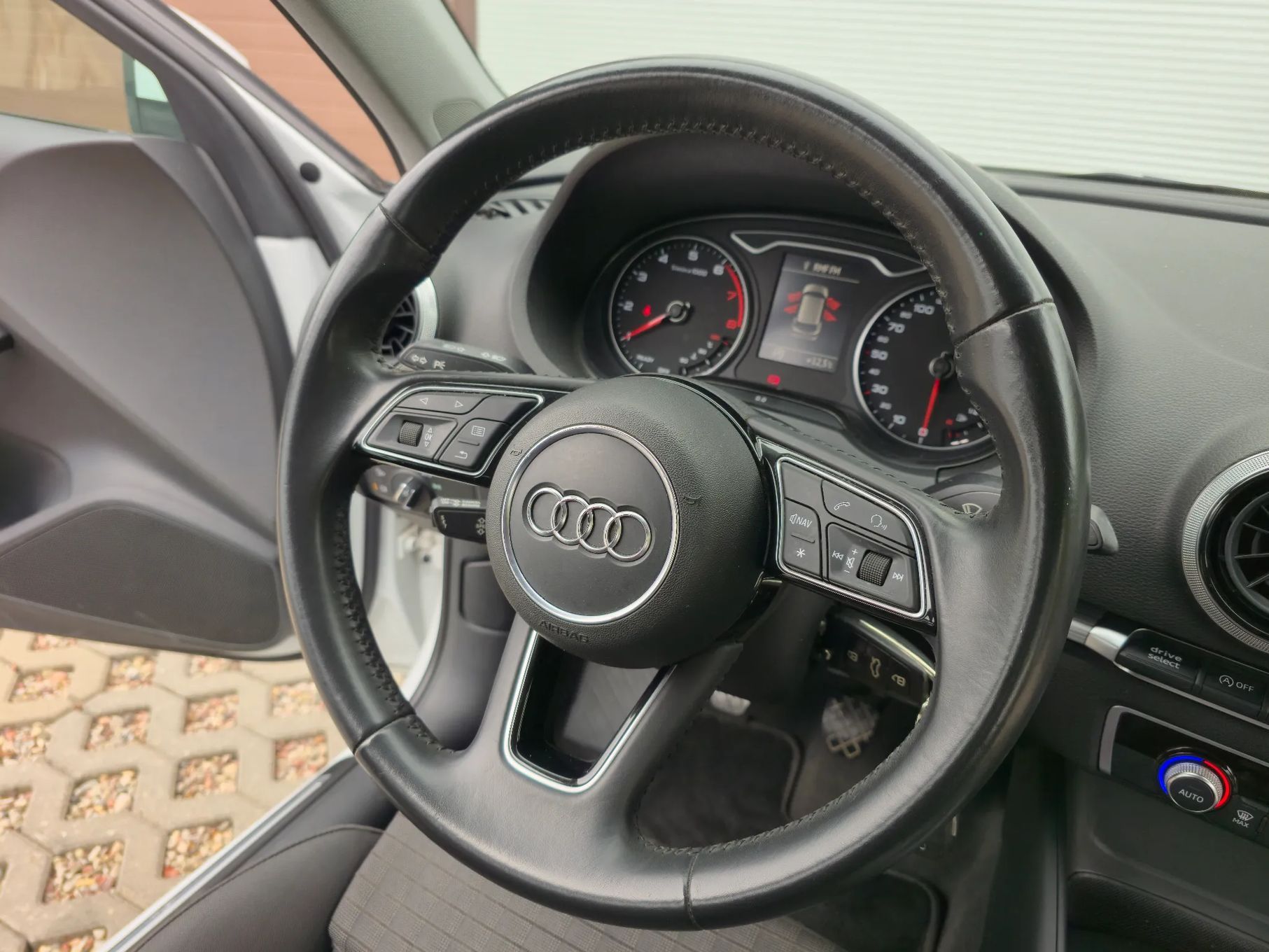 Audi A3 BOGATA WERSJA ** serwisowany * zadbany !