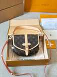 Louis Vuitton Saumur BB z Chipem NFC - z Eleganckim Pudłem Prezentowym