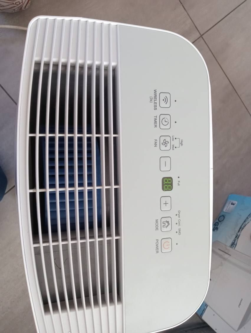 Osuszacz powietrza Comfee MDDF-20DEN7-WF 440 W 20 l/24 h