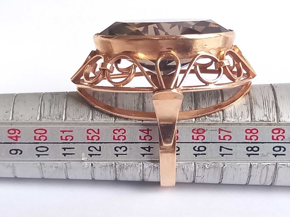 Pierścionek z topazem, złoto 14K, rozmiar 15, 11,8gram, lata 60,70-te