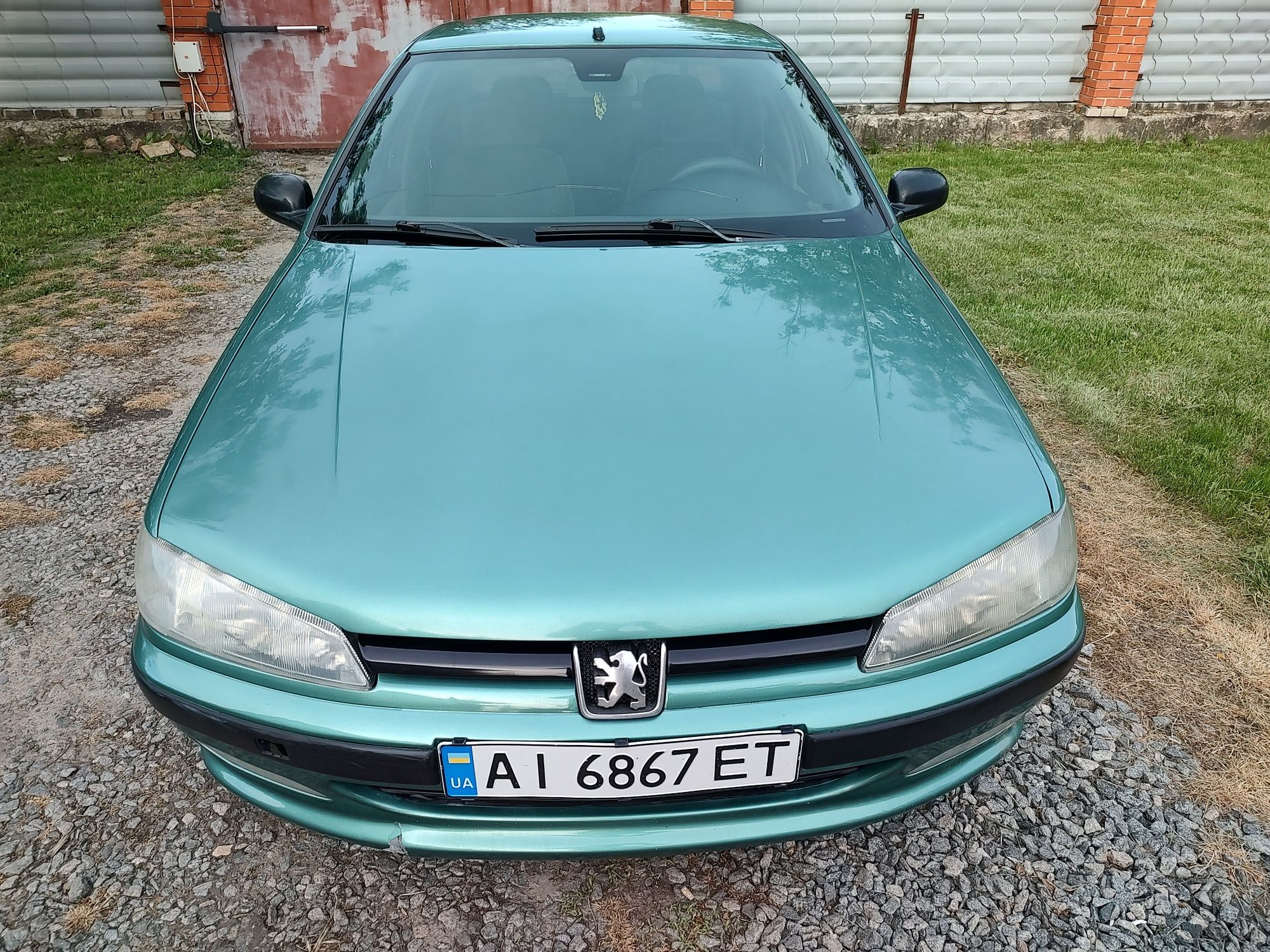 Peugeot 406.  ..