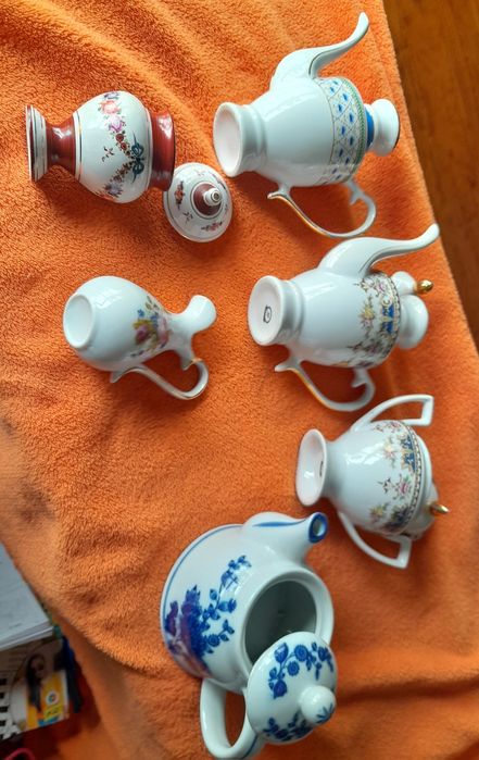 Louças .. pequenos boles de chá antigos