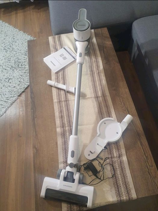 Odkurzacz bezprzewodowy Grundig VCP3330L z turboszczotką LED