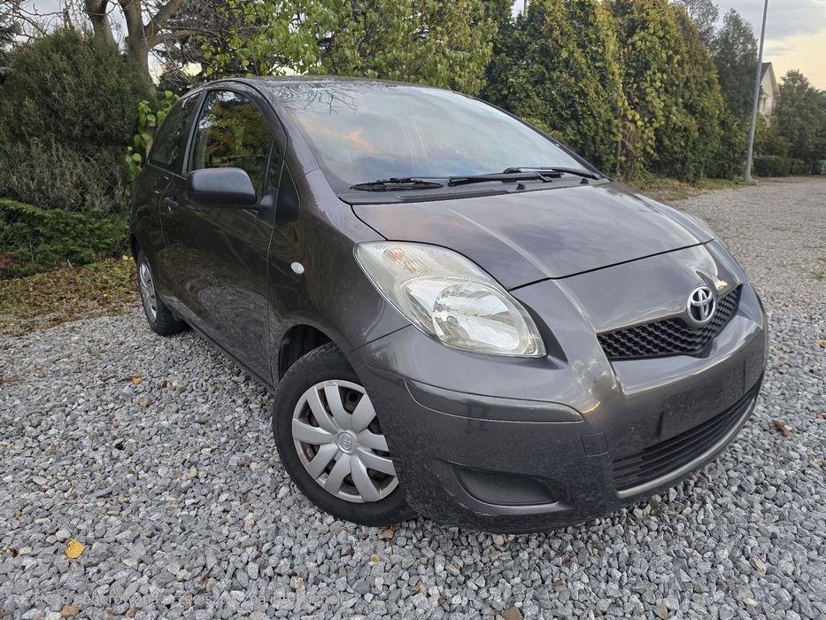Toyota Yaris 1.0 B 2010r