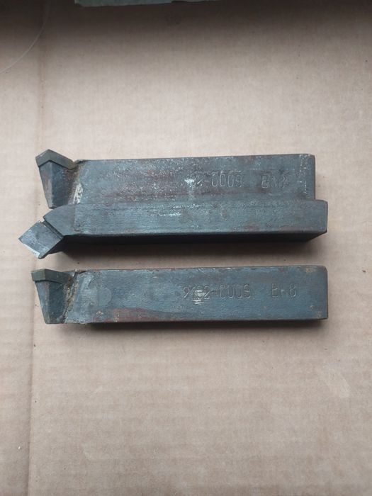 Різець токарний механічний