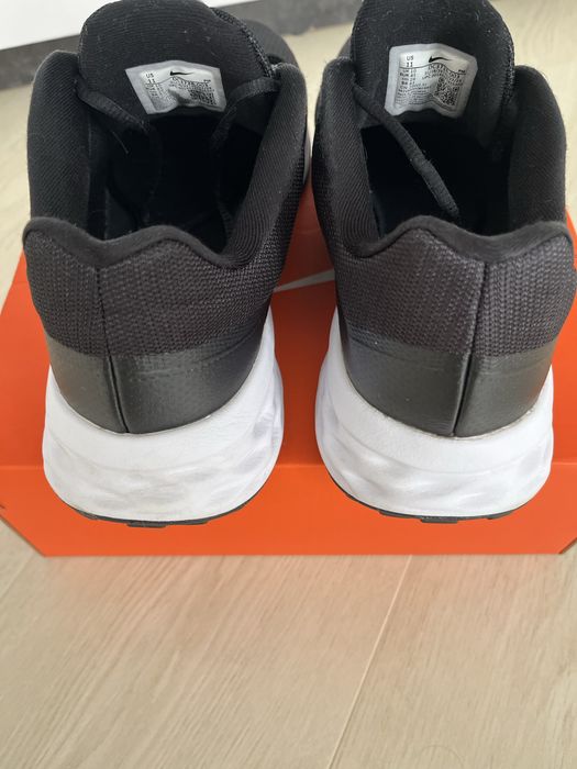 Продам кросівки NIKE