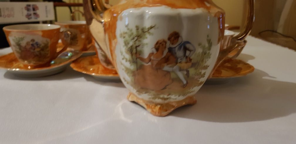 Sprzedam porcelanowy zestaw kawowy