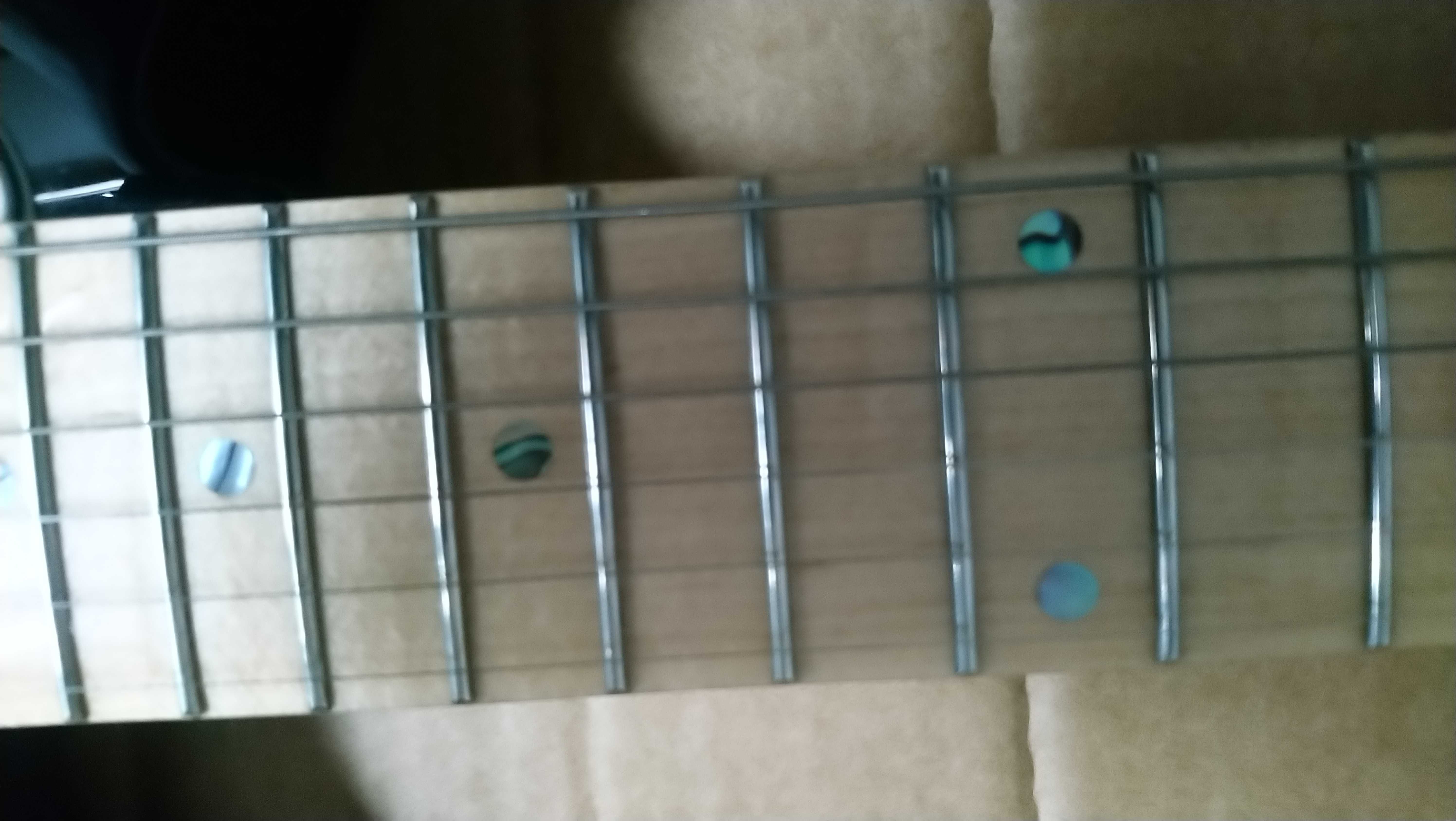 Sprzedam gitarę elektryczną