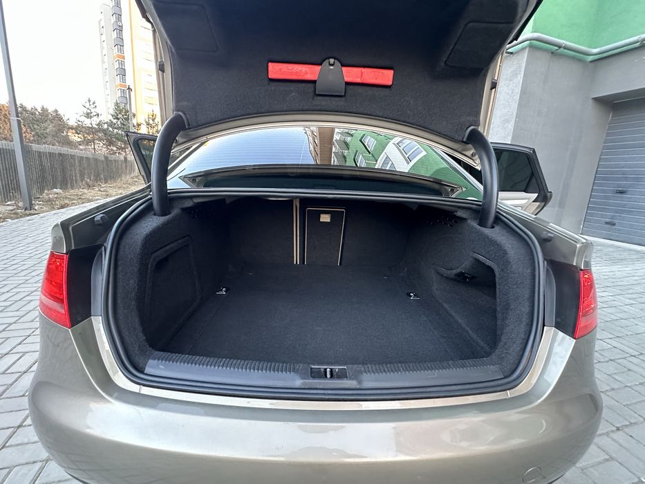 Продам Audi A4 B8