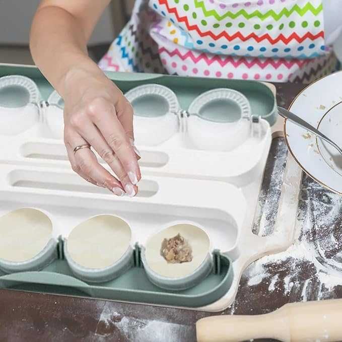 Maszynka forma do lepienia ugniatania 8 pierogów ciasta xxl