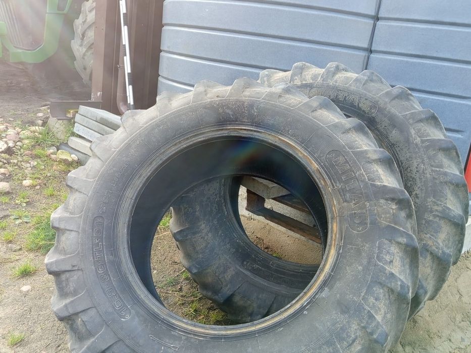 Opony 16.9-30 , Mitas 2 sztuki