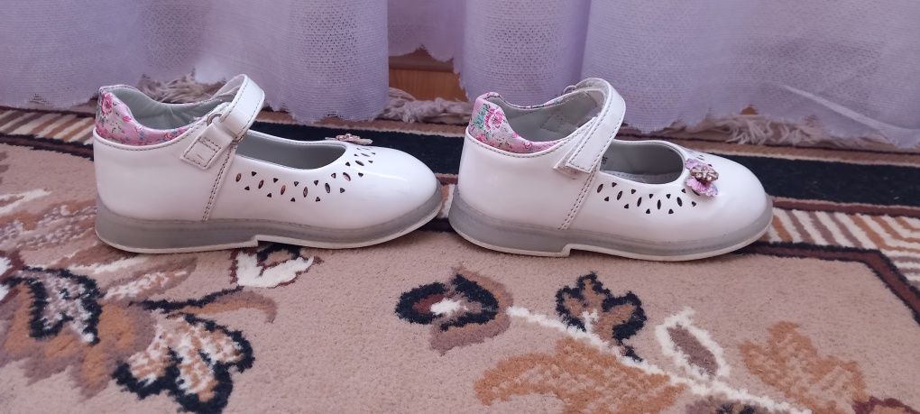 Туфлі для дівчинки 26р (15см)