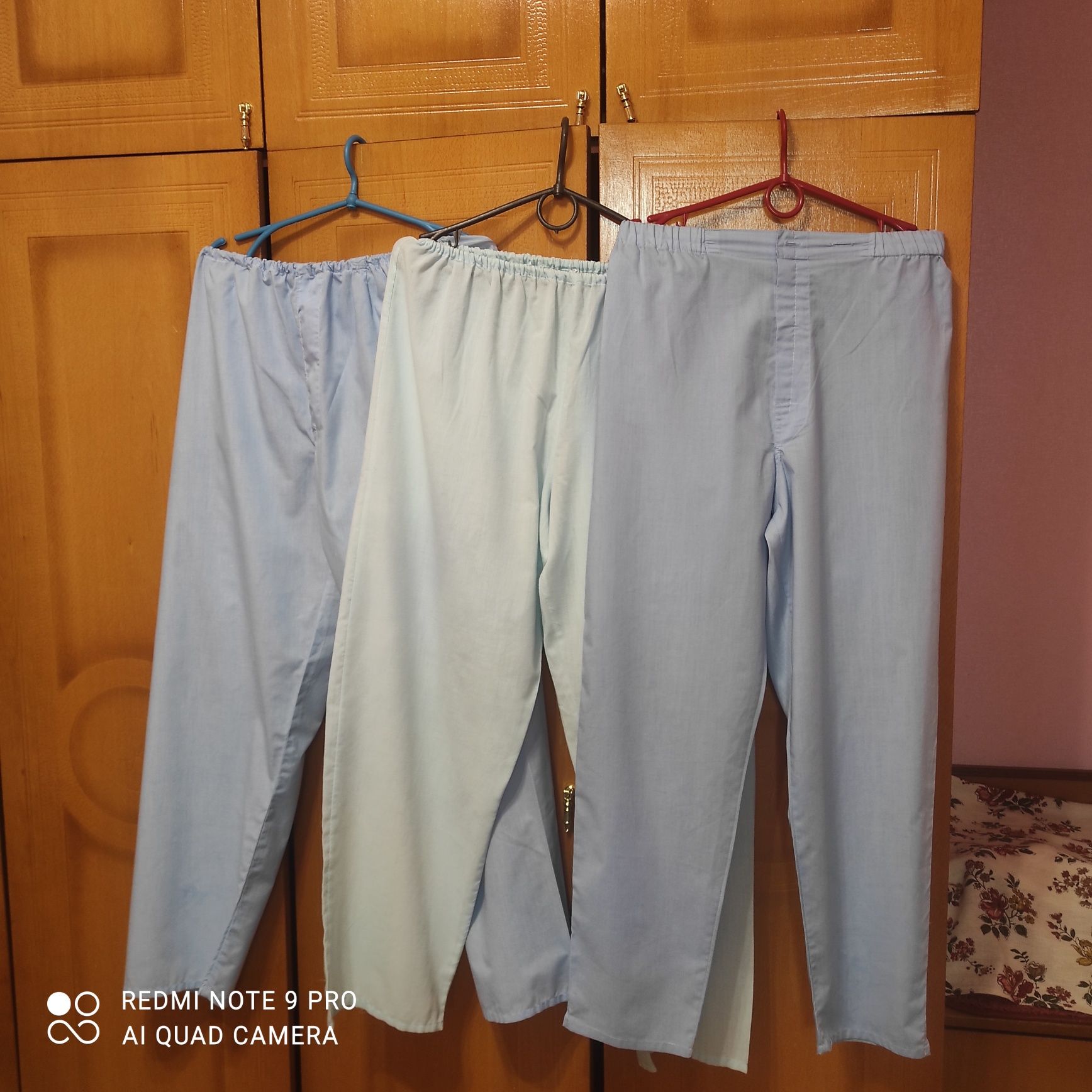Медицинские брюки от костюмов, под халат,размер 46-50