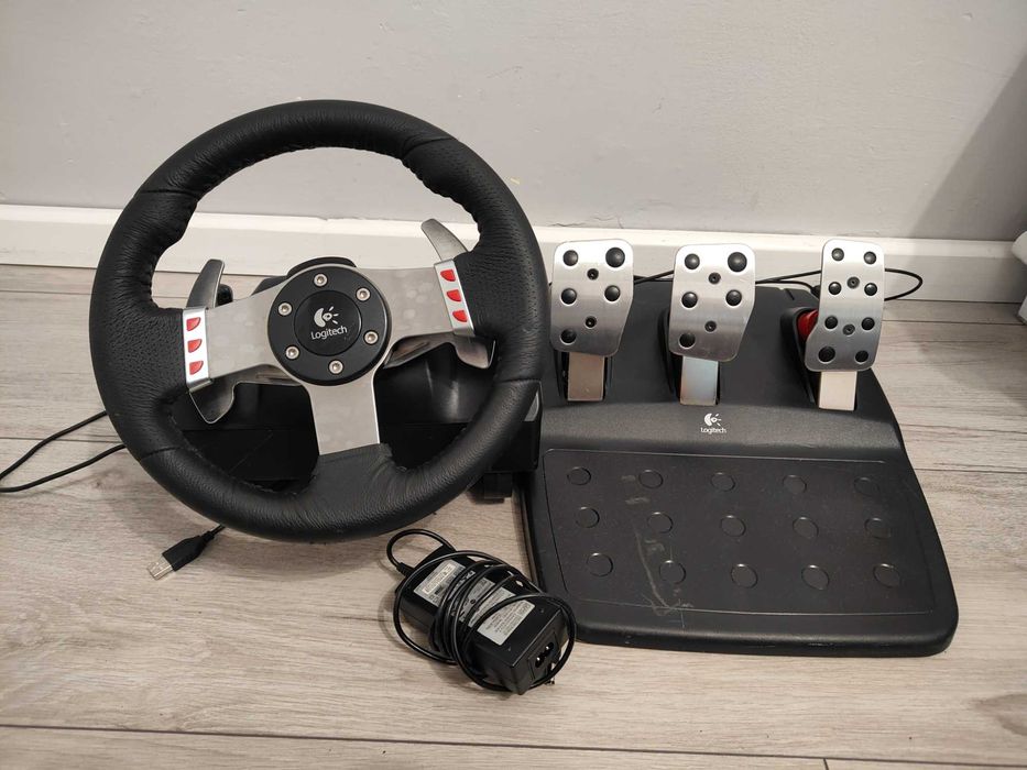 Kierownica Logitech G25 + pedały Logitech G25 manipulatory