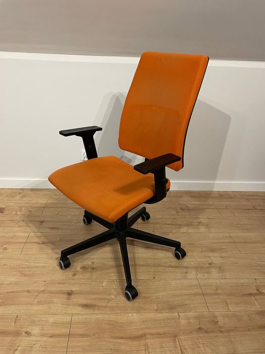 Krzesło fotel biurowy biura biurka Nowy Styl Intrata możliwy zagłówek