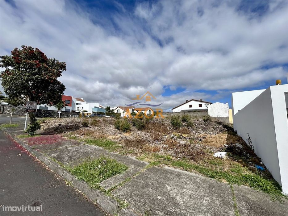 Terreno para construção em Rosto do Cão (Livramento)