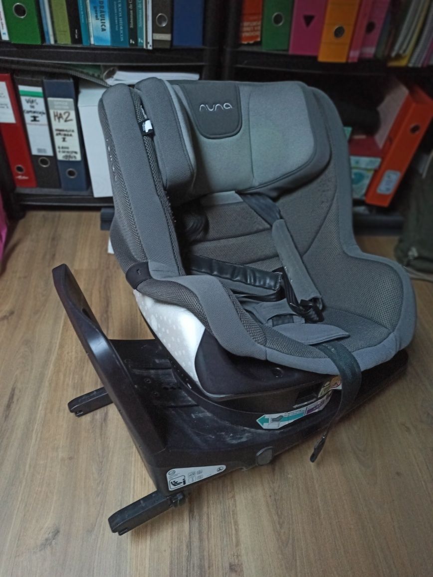 Cadeira de segurança marca Nuna REBL 360° isofix