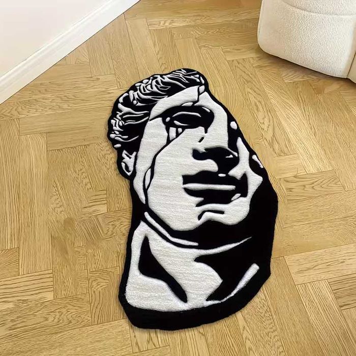 Całkowicie nowy dywan z motywem