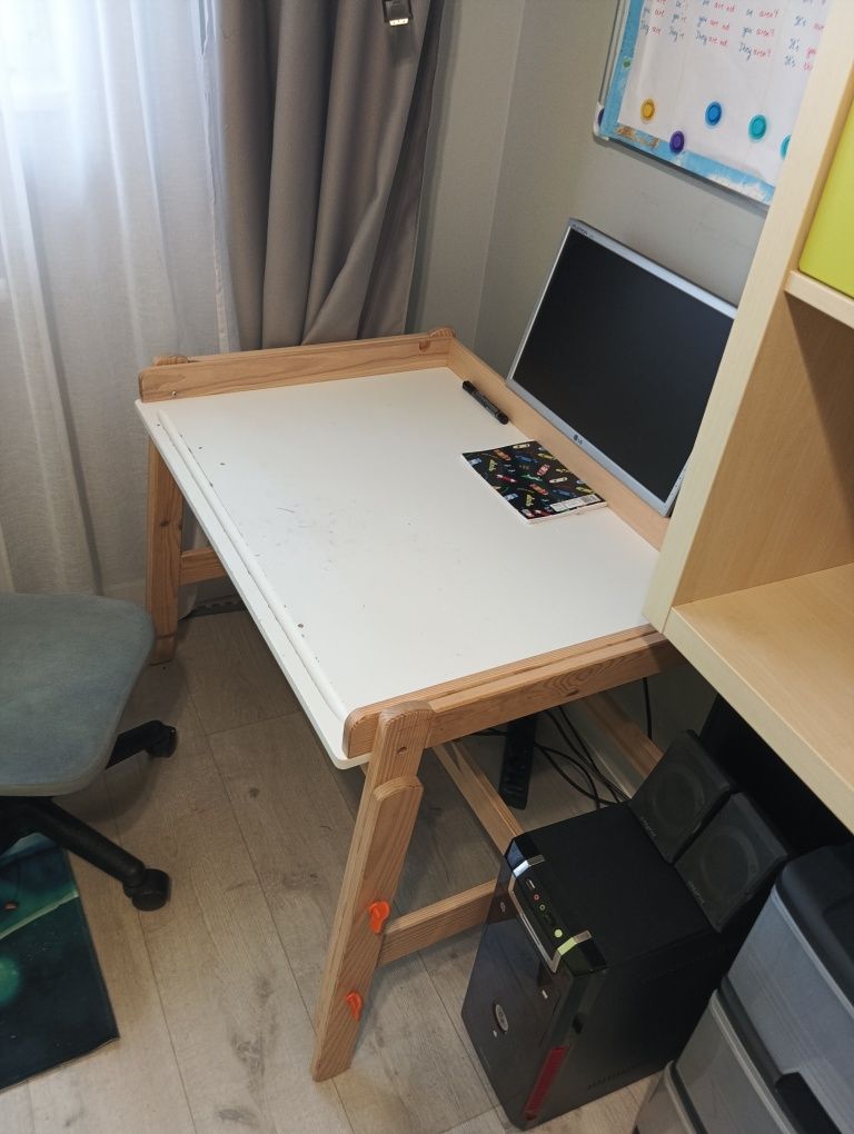 Biuro szafka fotel