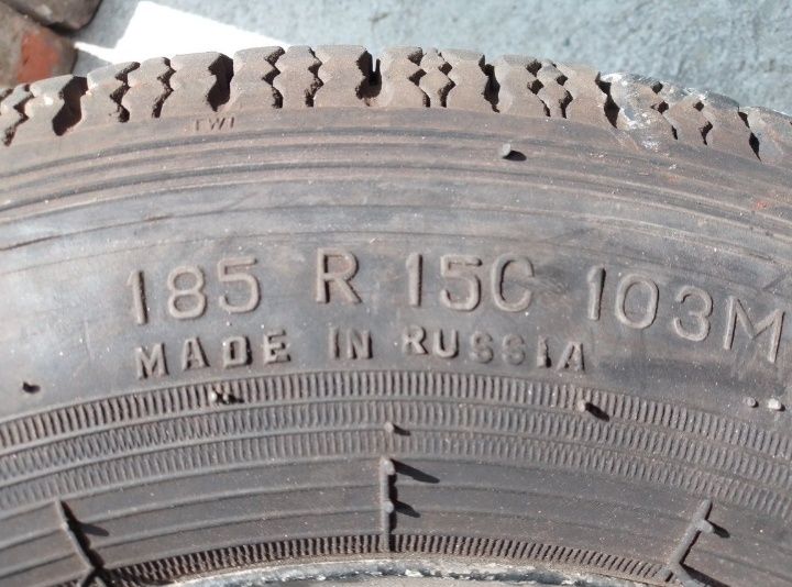 Продам ризину 185 60 14 .