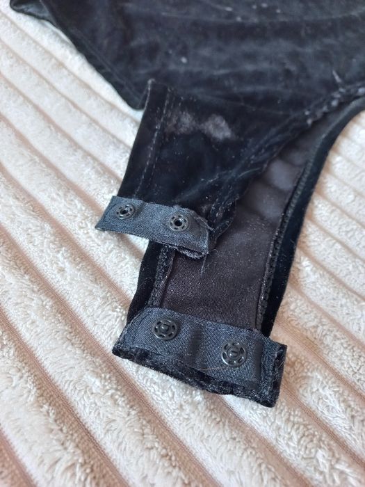 Велюровий боді чорний