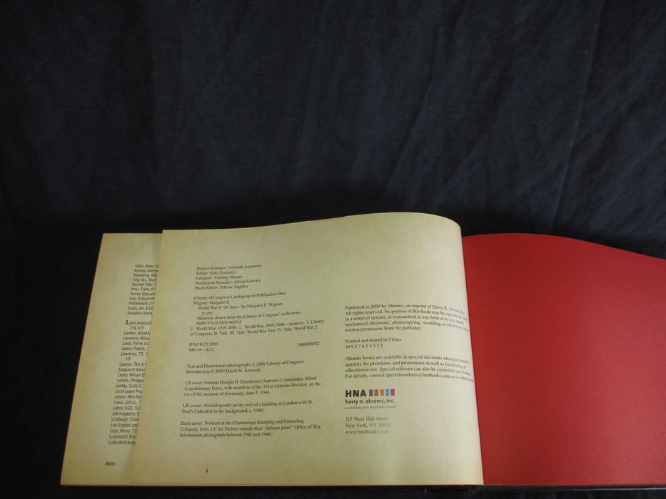 Livro World War II 365 Days Margaret E. Wagner