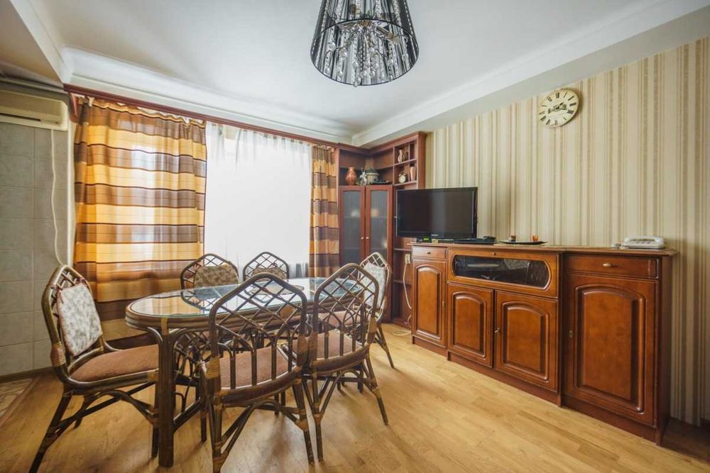 Квартира в центрі Києва вул.Бульвар Лесі Українки 2.