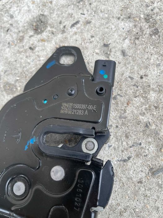 Замок капота актуатор привод в зборі Tesla Model 3 Y