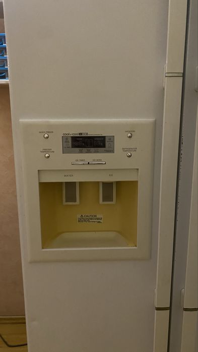 Продам холодильниу самсунг сайд бай сайд