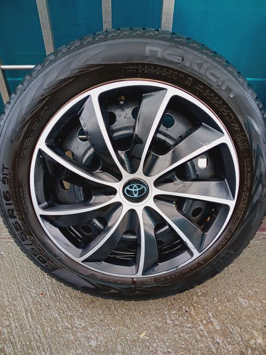 Koła Toyota Auris Corolla 16" 5x114.3 opony zimowe 205/55/16 nokian