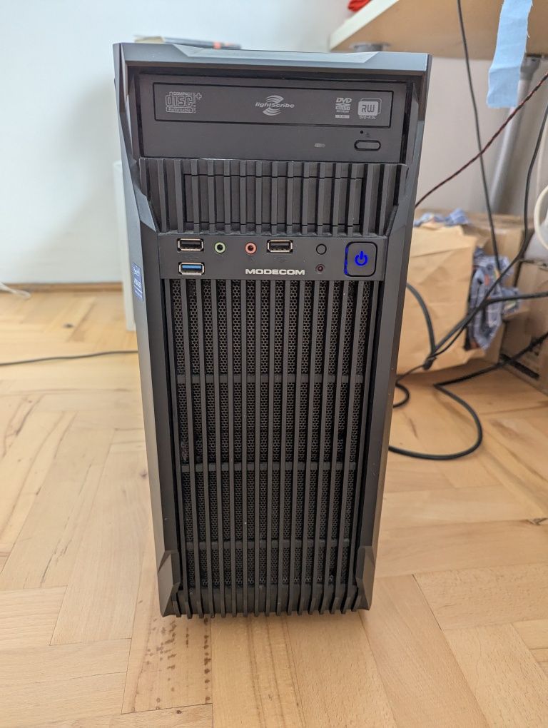Komputer i5 + R9 285 + SSD + monitor NEC – gotowy do gry i pracy